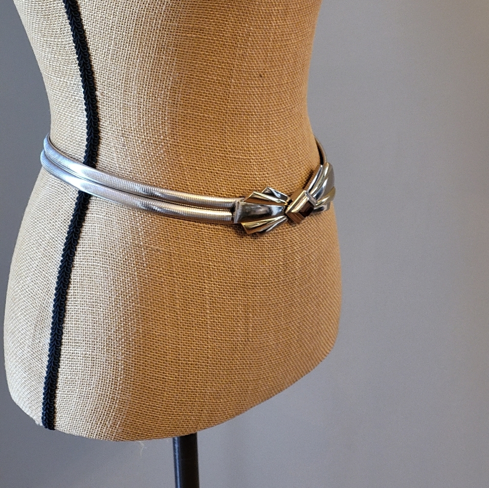 Judith Leiber Vintage 80s Silvertone Double Coil Belt With An Art Deco Buckle - Picture 6 of 13